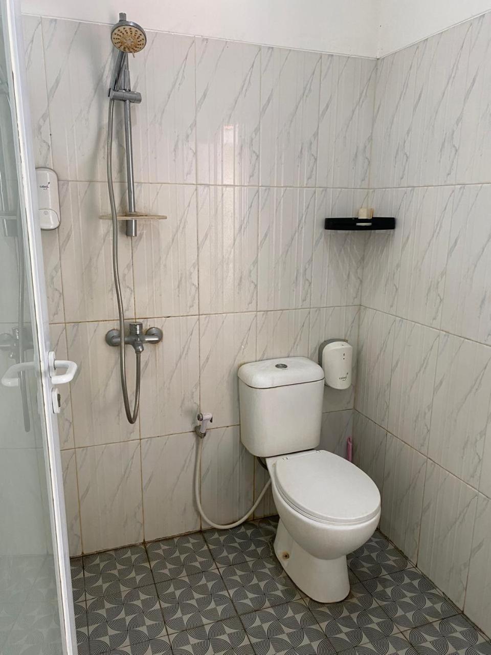 Hotel Reddoorz Syariah At Jl Pangeran Hidayatullah Cianjur Zewnętrze zdjęcie